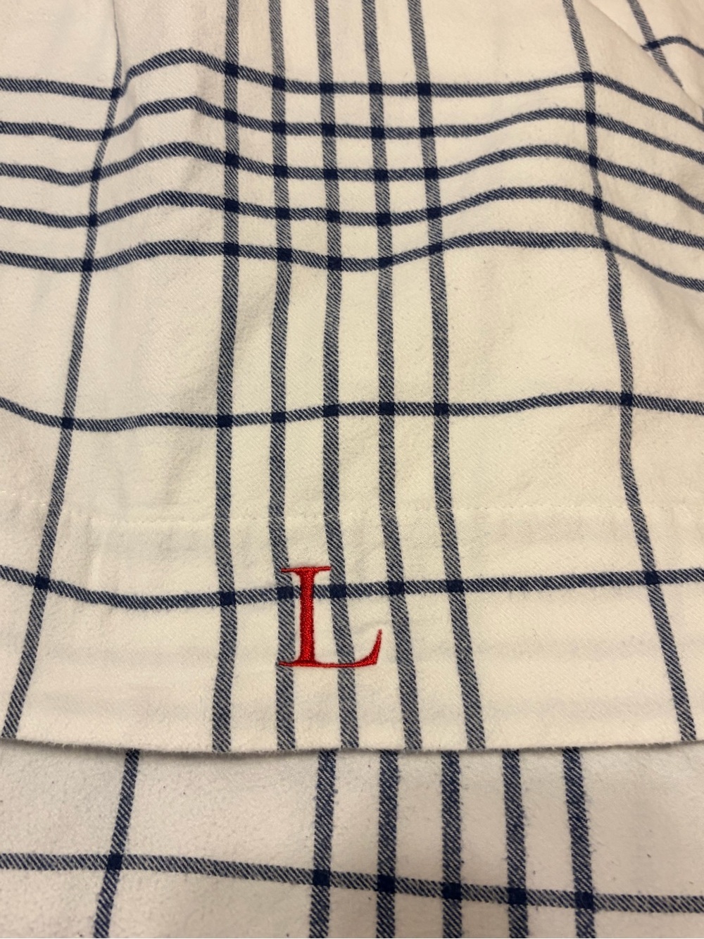 Lands' End White Navy Windowpane Flannel Queen Sheet Set Red Monogram “L” ⚓️🇺🇸 - Picture 3 of 7